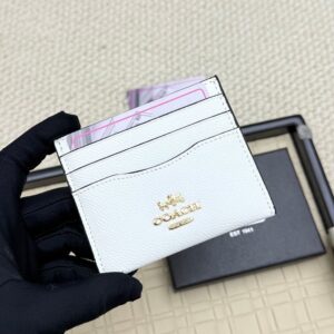 【AT7074】Coach（コーチ）カードケース: 高級な牛革製、軽量でコンパクト、都会のキャリア女性におすすめ | Coach New York