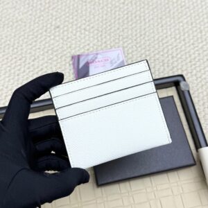 【AT7074】Coach（コーチ）カードケース: 高級な牛革製、軽量でコンパクト、都会のキャリア女性におすすめ | Coach New York
