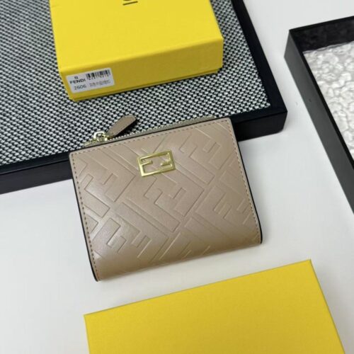 【AT7103】FENDIフェンディ ナッパレザー折りたたみ財布 グレー モダンなデザイン多機能 | Fendi Roma