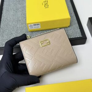 【AT7103】FENDIフェンディ ナッパレザー折りたたみ財布 グレー モダンなデザイン多機能 | Fendi Roma