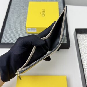 【AT7103】FENDIフェンディ ナッパレザー折りたたみ財布 グレー モダンなデザイン多機能 | Fendi Roma