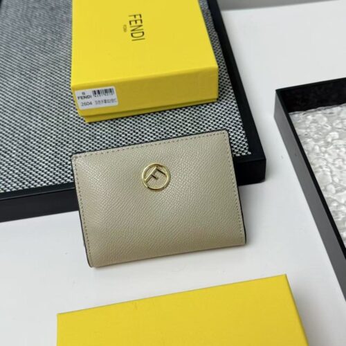 【AT7108】FENDIフェンディクラシック子牛革財布 - エレガントなハイエンドデザイン | Fendi