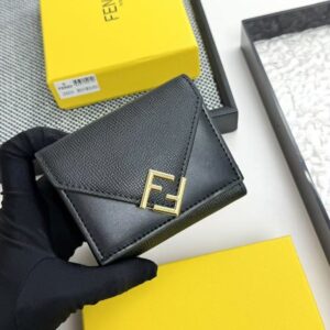 【AT7117】FENDIフェンディ FF Diamondsシリーズ 高級小牛革三つ折り財布 - 傑作 | Fendi Roma