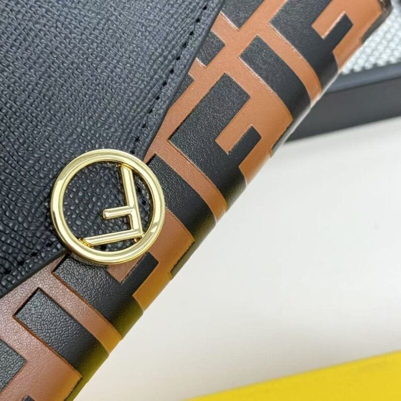 【AT7119】FENDI(フェンディ) 高級ロングウォレット - ディテールにこだわる上質なカーフスキン素材 | Fendi