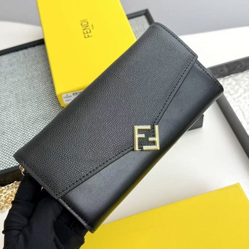 【AT7123】Fendi（フェンディ）FF Diamondsシリーズ ミニ財布 豪華でコンパクトなデザイン | Fendi