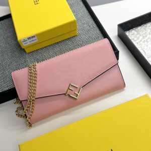 【AT7126】Fendi（フェンディ）FF Diamondsコンパクトウォレット - カーフスキン素材の贅沢な小物入れ | Fendi Roma