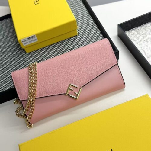 【AT7126】Fendi（フェンディ）FF Diamondsコンパクトウォレット - カーフスキン素材の贅沢な小物入れ | Fendi Roma