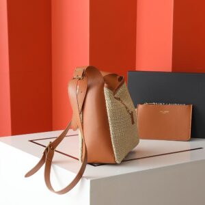 【AT7134】サンローラン夏の編みバケツバッグ、リゾートファッションを優雅に演出 | YSL