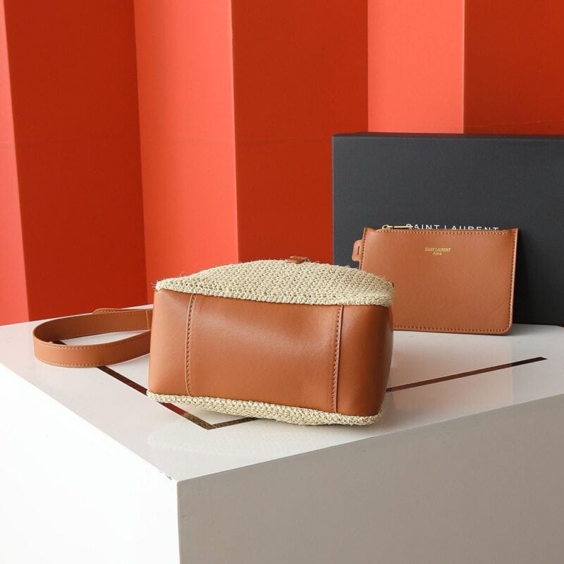 【AT7134】サンローラン夏の編みバケツバッグ、リゾートファッションを優雅に演出 | YSL