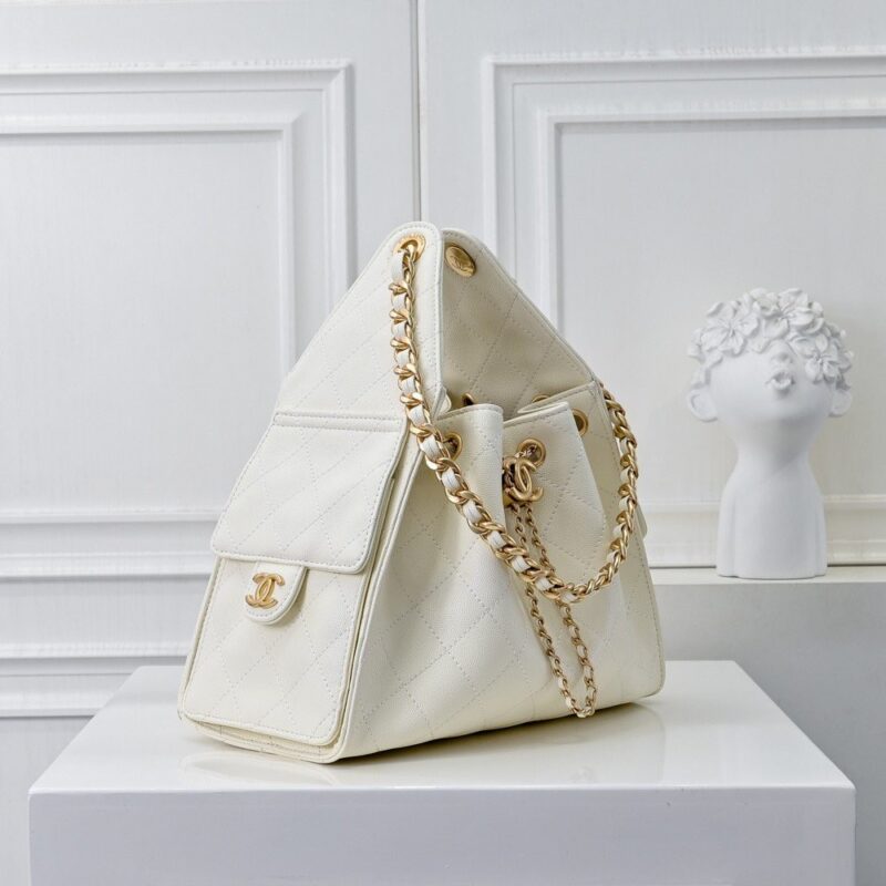 【AT7138】シャネルのクラシックな牛革ドット柄アンダーバッグ - ヴィンテージブラック＆ゴールド【日本語】Chanel Classic Leather Dot Pattern Under Bag - Vintage Black & Gold | Chanel Paris
