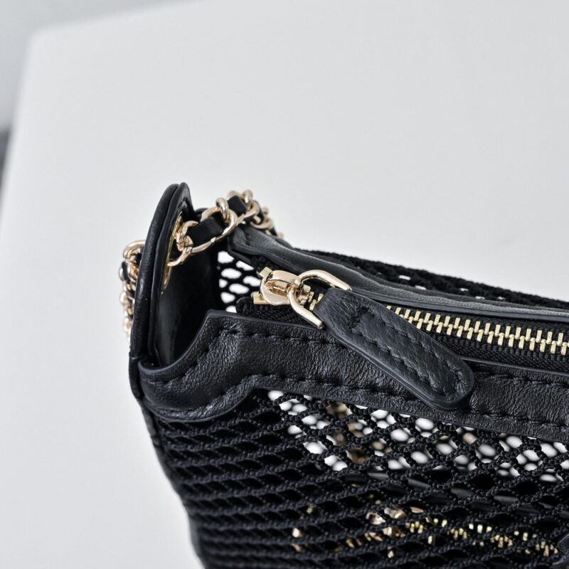 【AT7142】CHANEL クラシックなダイヤモンド柄メッシュクラッチバッグ | Chanel Paris