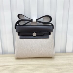 【AT7147】Herbag Mini 20 （ヘルバッグ ミニ 20）- 都会の優雅さを表現する軽奢なバッグ | Hermes