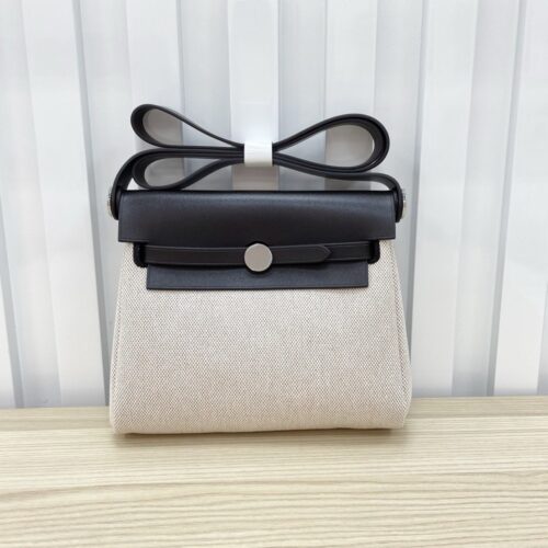 【AT7147】Herbag Mini 20 （ヘルバッグ ミニ 20）- 都会の優雅さを表現する軽奢なバッグ | Hermes