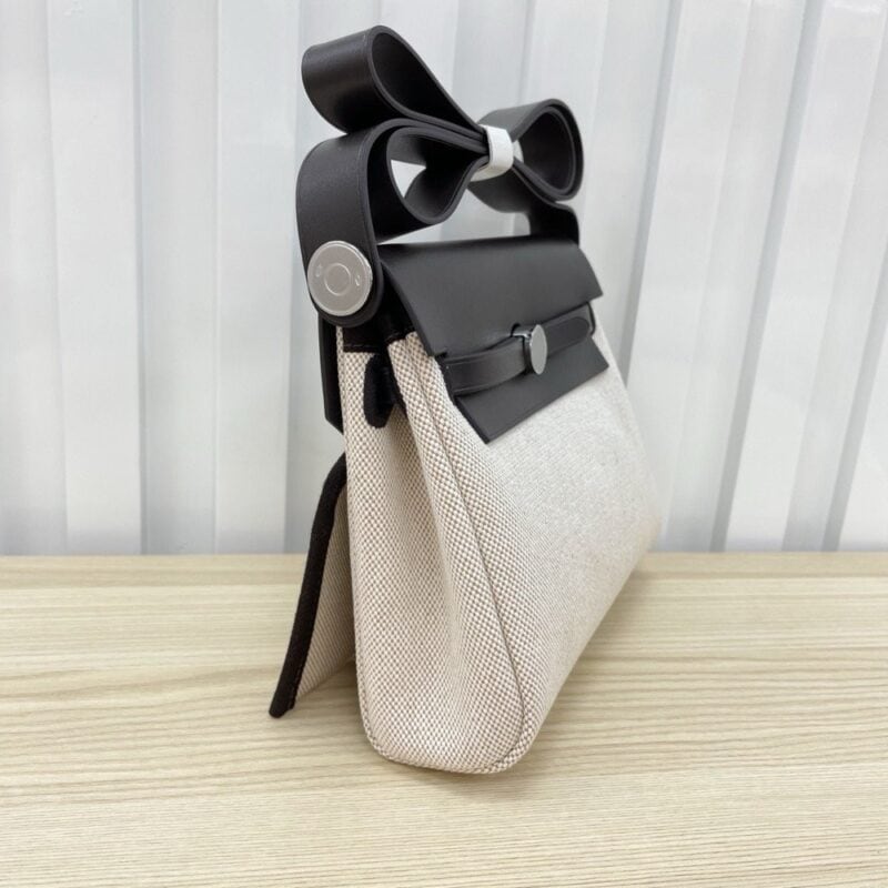 【AT7147】Herbag Mini 20 （ヘルバッグ ミニ 20）- 都会の優雅さを表現する軽奢なバッグ | Hermes