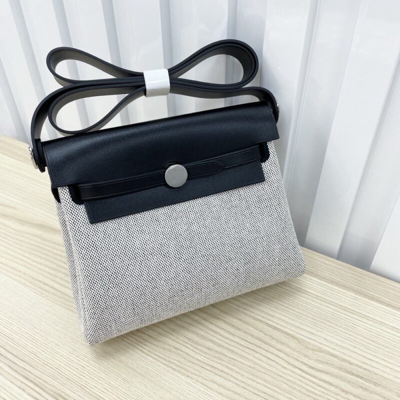 【AT7148】プラダ リボン付きミニショルダーバッグ - 優雅で控えめな究極のアート | Hermès Paris