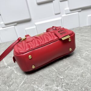 【AT7190】ミュウミュウ ダイヤモンドバッグ - 豪華な羊皮革、洗練された女性のための最高級ファッションアイテム | Miu Miu