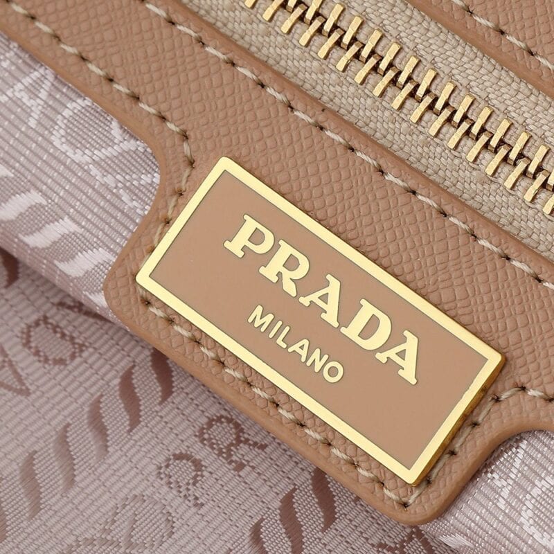 【AT7221】プラダのクラシックなストローバッグ、サマーエッセンシャルアイテム！ | Prada Italy