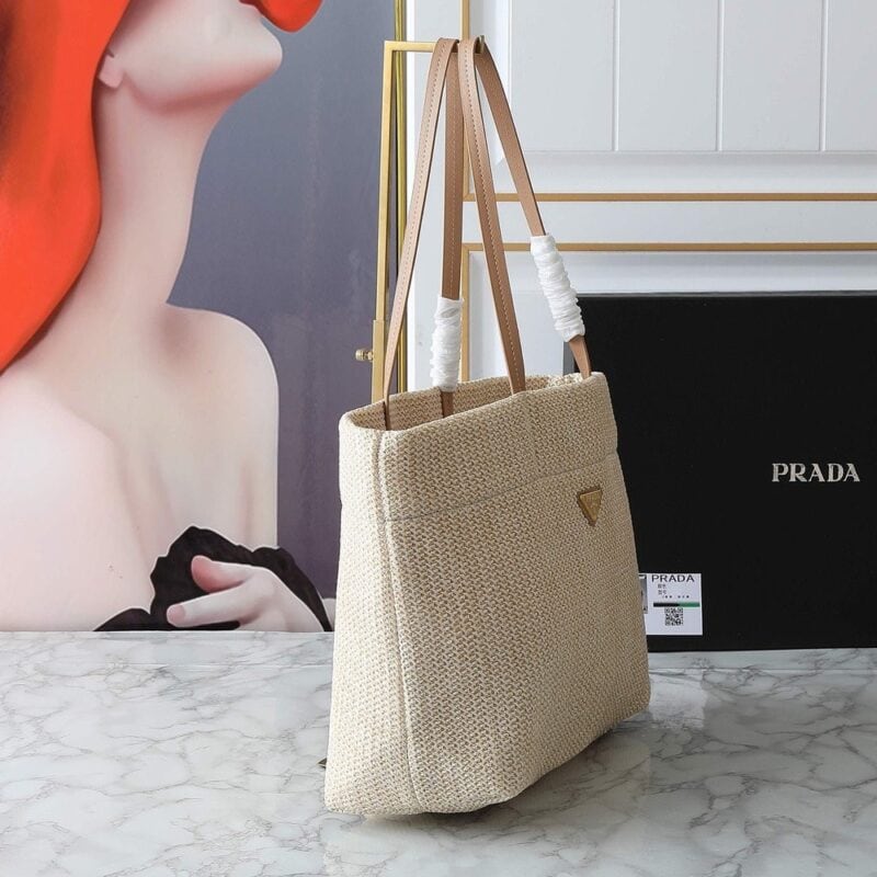 【AT7222】プラダ（Prada）ミラノ編みトートバッグ、夏の高級ファッション | Prada Italy