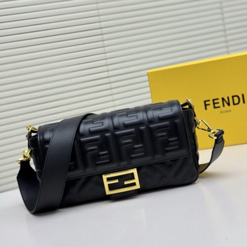 【AT7228】フェンディのクラシックなバゲットバッグ、贅沢な魅力が際立つ！ | Fendi