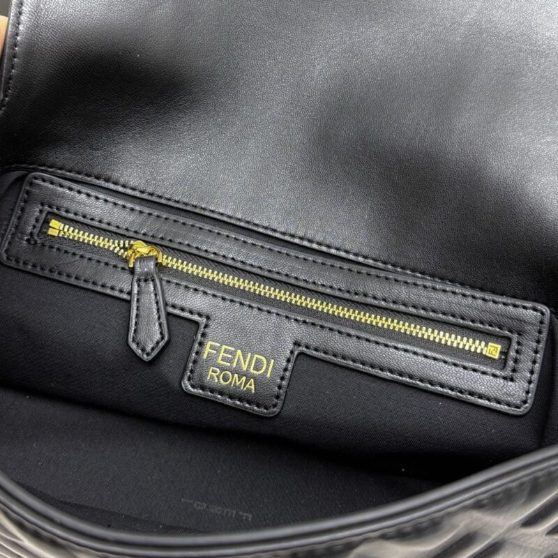【AT7228】フェンディのクラシックなバゲットバッグ、贅沢な魅力が際立つ！ | Fendi