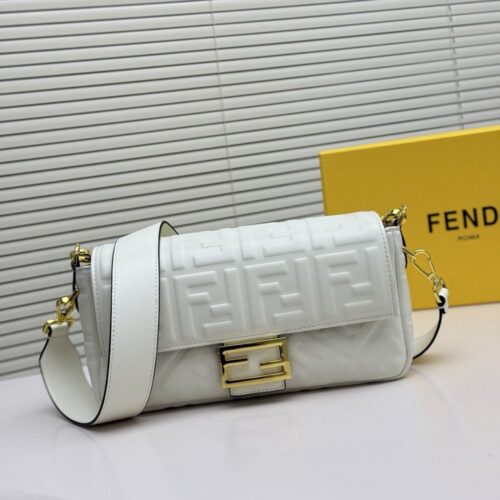 【AT7229】フェンディ Fendi クラシックなバゲットバッグ - 優雅な美学と贅沢さを演出 | Fendi