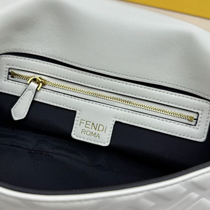 【AT7229】フェンディ Fendi クラシックなバゲットバッグ - 優雅な美学と贅沢さを演出 | Fendi