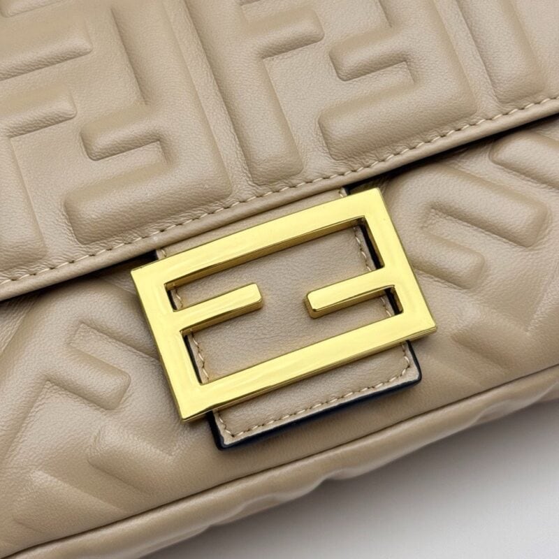 【AT7230】フェンディ バケットバッグ - クラシックで豪華なファッションの代表作 | Fendi Roma