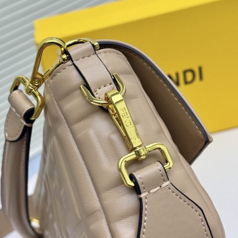 【AT7230】フェンディ バケットバッグ - クラシックで豪華なファッションの代表作 | Fendi Roma