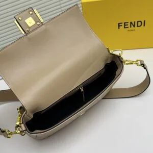 【AT7230】フェンディ バケットバッグ - クラシックで豪華なファッションの代表作 | Fendi Roma