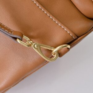 【AT7248】ミュウミュウ ヴィンテージカレッジ風ナッパレザーショルダーバッグ - 高級革製品、都会の女性のためにデザイン | Miu Miu