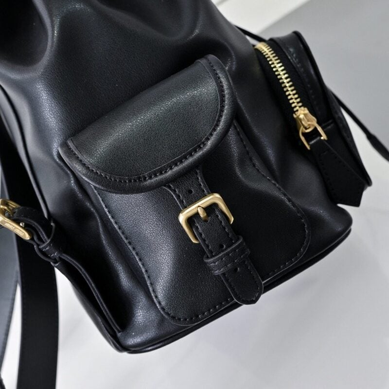 【AT7249】ミュウミュウ カーフスキンバックパック - 上品な都会の同行者 | Miu Miu