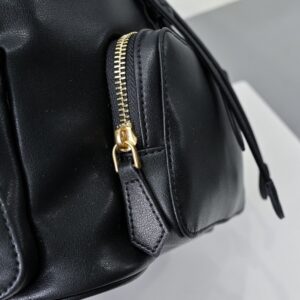 【AT7249】ミュウミュウ カーフスキンバックパック - 上品な都会の同行者 | Miu Miu