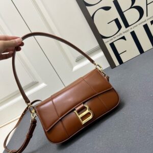 【AT7255】バレンシアガ Balenciaga レディース ヘッドレザーアクセントポーチ｜キャラメルカラー｜コンパクトサイズ | Balenciaga