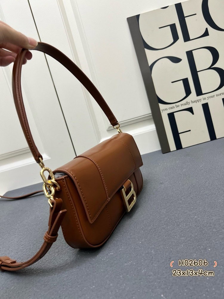 【AT7255】バレンシアガ Balenciaga レディース ヘッドレザーアクセントポーチ｜キャラメルカラー｜コンパクトサイズ | Balenciaga