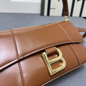 【AT7255】バレンシアガ Balenciaga レディース ヘッドレザーアクセントポーチ｜キャラメルカラー｜コンパクトサイズ | Balenciaga