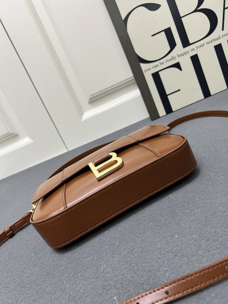 【AT7255】バレンシアガ Balenciaga レディース ヘッドレザーアクセントポーチ｜キャラメルカラー｜コンパクトサイズ | Balenciaga