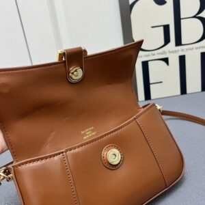 【AT7255】バレンシアガ Balenciaga レディース ヘッドレザーアクセントポーチ｜キャラメルカラー｜コンパクトサイズ | Balenciaga