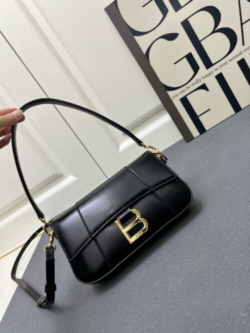 【AT7257】パリ ジュゼッテ Hourglass シリーズ 純正牛革腋下バッグ 黒色 ライトマチュアスタイル向け | Balenciaga