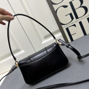 【AT7257】パリ ジュゼッテ Hourglass シリーズ 純正牛革腋下バッグ 黒色 ライトマチュアスタイル向け | Balenciaga