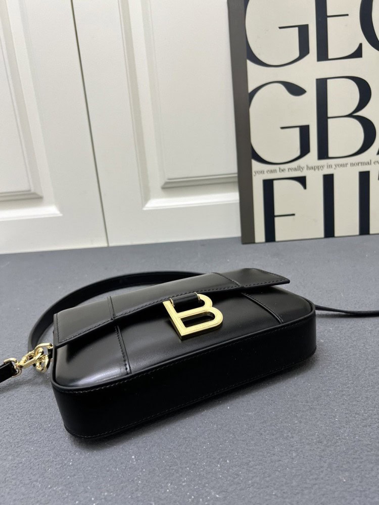 【AT7257】パリ ジュゼッテ Hourglass シリーズ 純正牛革腋下バッグ 黒色 ライトマチュアスタイル向け | Balenciaga