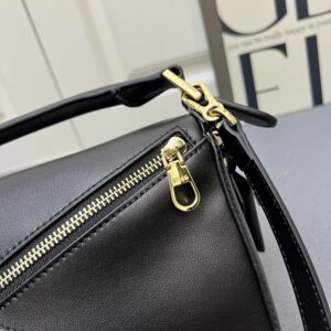 【AT7260】Loewe（ロエベ）Puzzleシリーズ クラシックな小牛革ハンドバッグ | Loewe