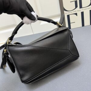【AT7260】Loewe（ロエベ）Puzzleシリーズ クラシックな小牛革ハンドバッグ | Loewe