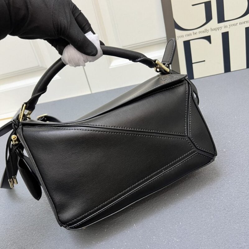 【AT7260】Loewe（ロエベ）Puzzleシリーズ クラシックな小牛革ハンドバッグ | Loewe