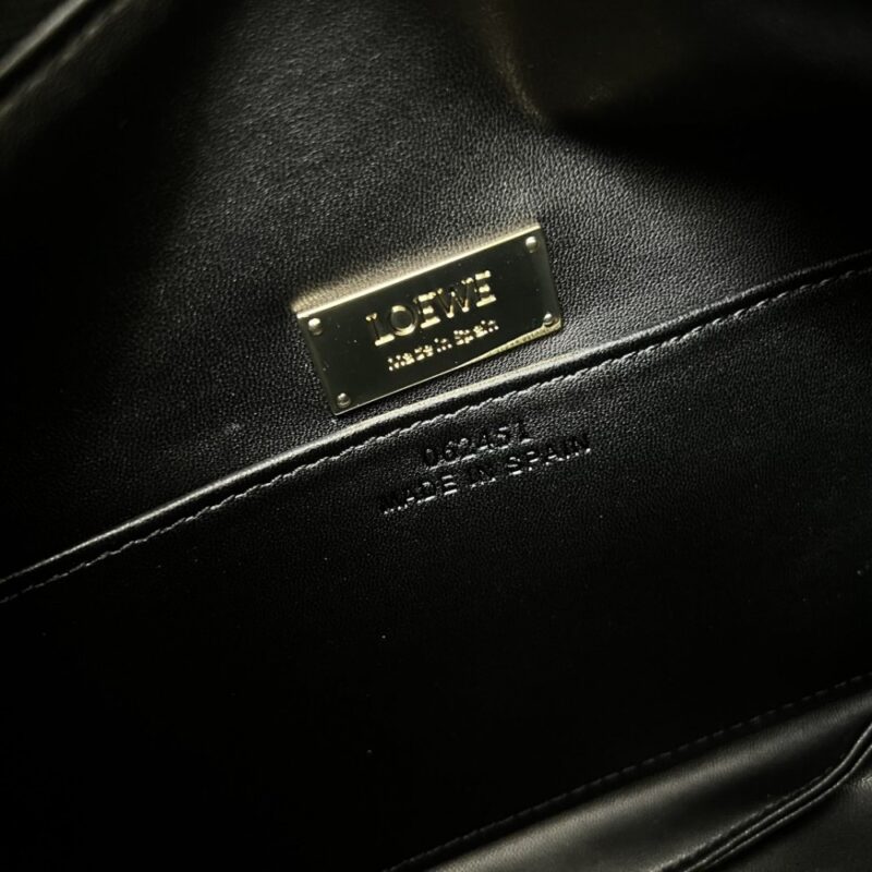 【AT7260】Loewe（ロエベ）Puzzleシリーズ クラシックな小牛革ハンドバッグ | Loewe