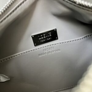【AT7261】ロイ・ウェイの幾何学的なパッチワークデザイン ナッパカーフスキン素材バッグ | Loewe