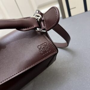 【AT7262】Loewe（ロエベ）Puzzleシリーズ：ナッパカーフスキン製ブラウンショルダーバッグ | Loewe Madrid
