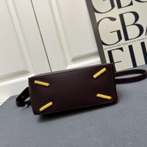 【AT7262】Loewe（ロエベ）Puzzleシリーズ：ナッパカーフスキン製ブラウンショルダーバッグ | Loewe Madrid