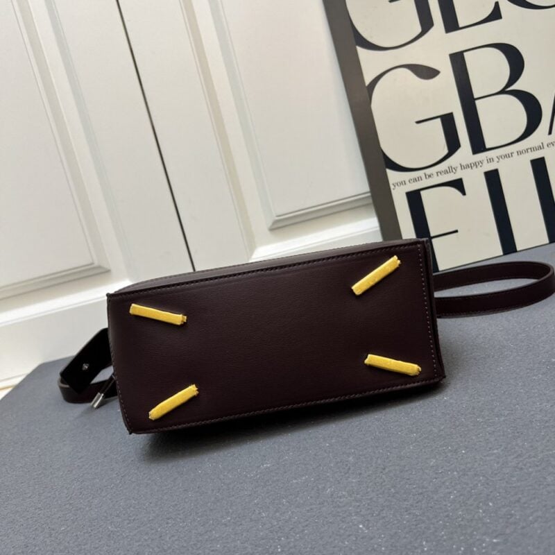 【AT7262】Loewe（ロエベ）Puzzleシリーズ：ナッパカーフスキン製ブラウンショルダーバッグ | Loewe Madrid