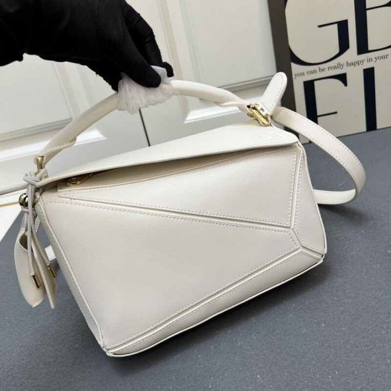 【AT7263】LoeweのPuzzleシリーズ ナパ牛革バッグ - エレガントなアート感覚 | Loewe Madrid
