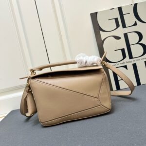 【AT7264】パズル ナッパレザー ジオメトリックデザイン ハンドバッグ | Loewe Madrid